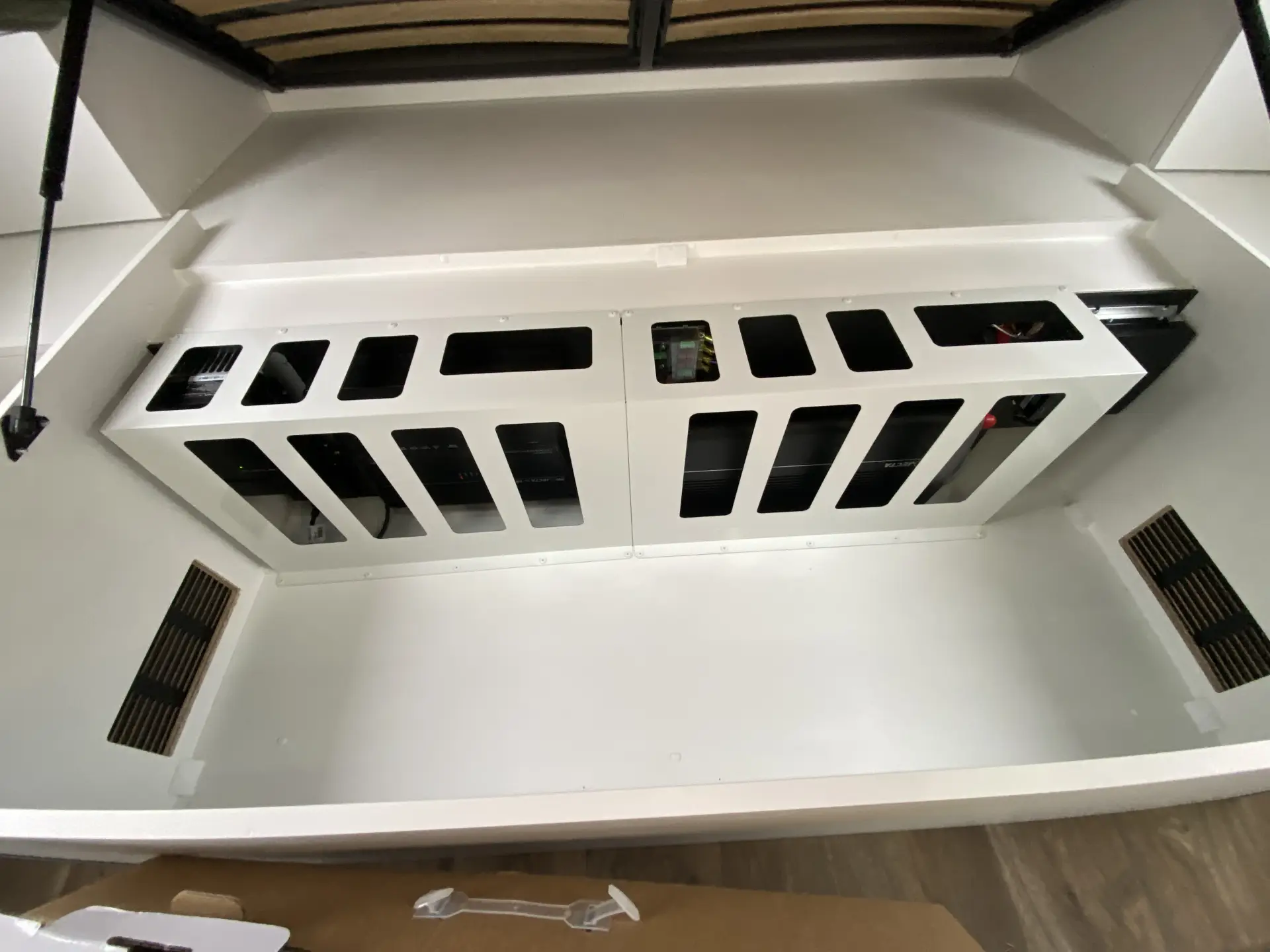18 Series SuperX Caravan Image