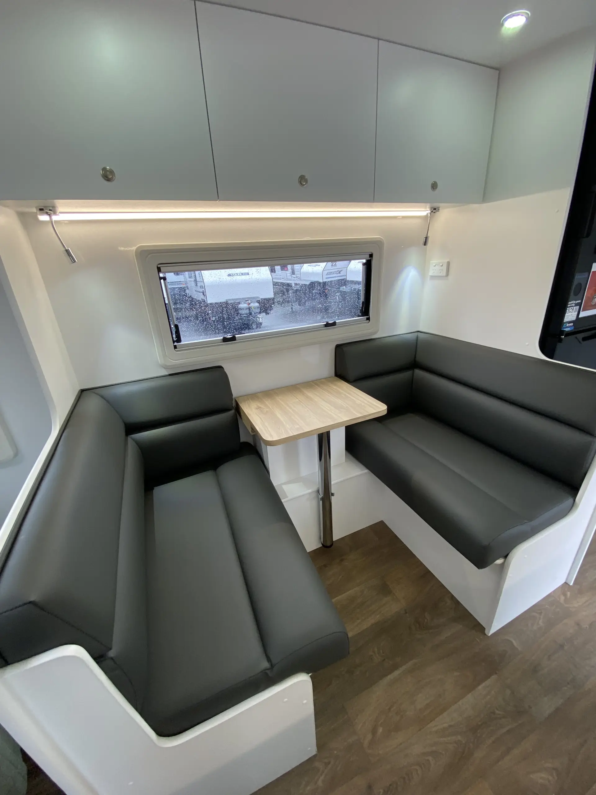 18 Series SuperX Caravan Image