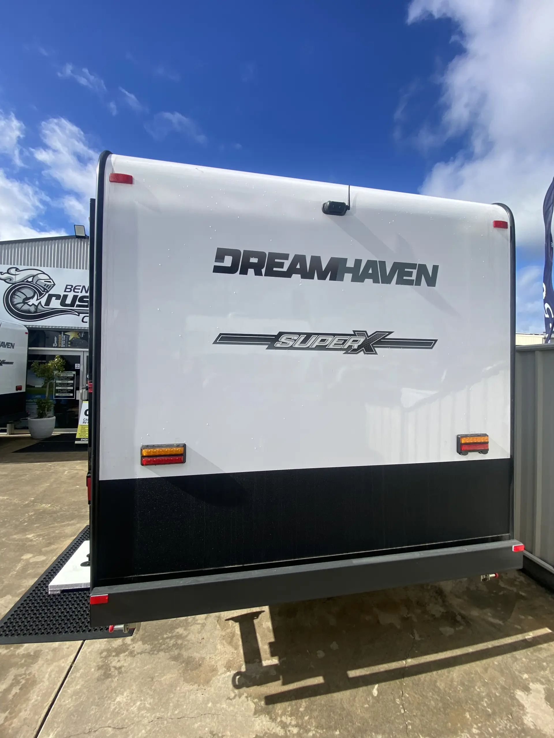 15 Series SuperX Caravan Image