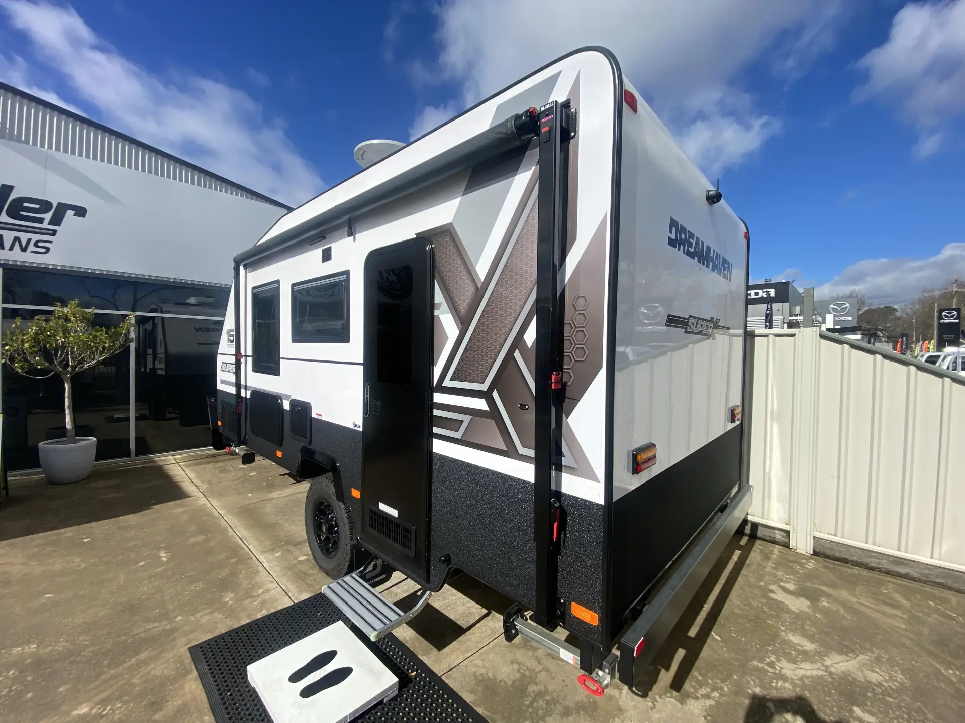 15 Series SuperX Caravan Image