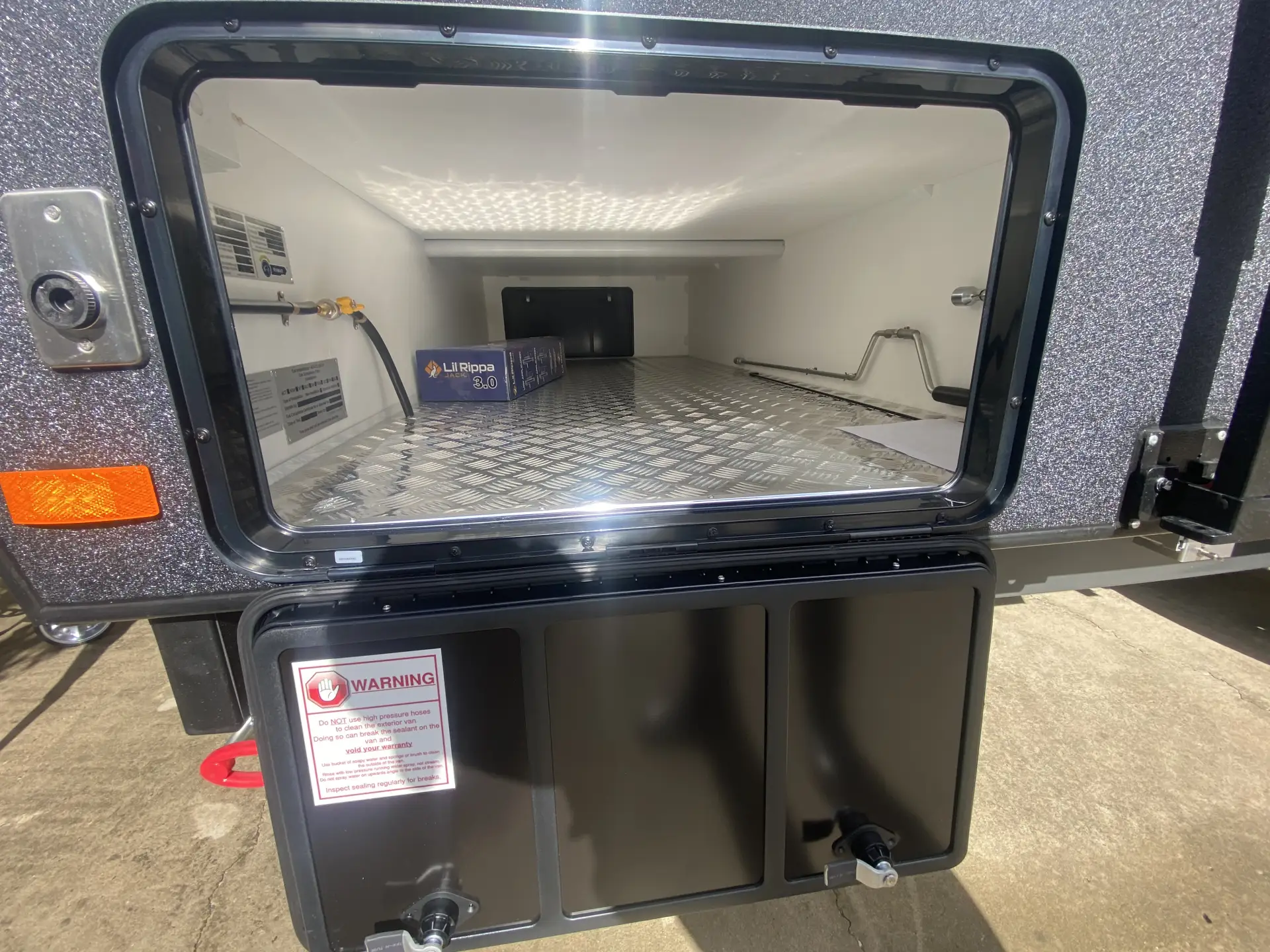15 Series SuperX Caravan Image