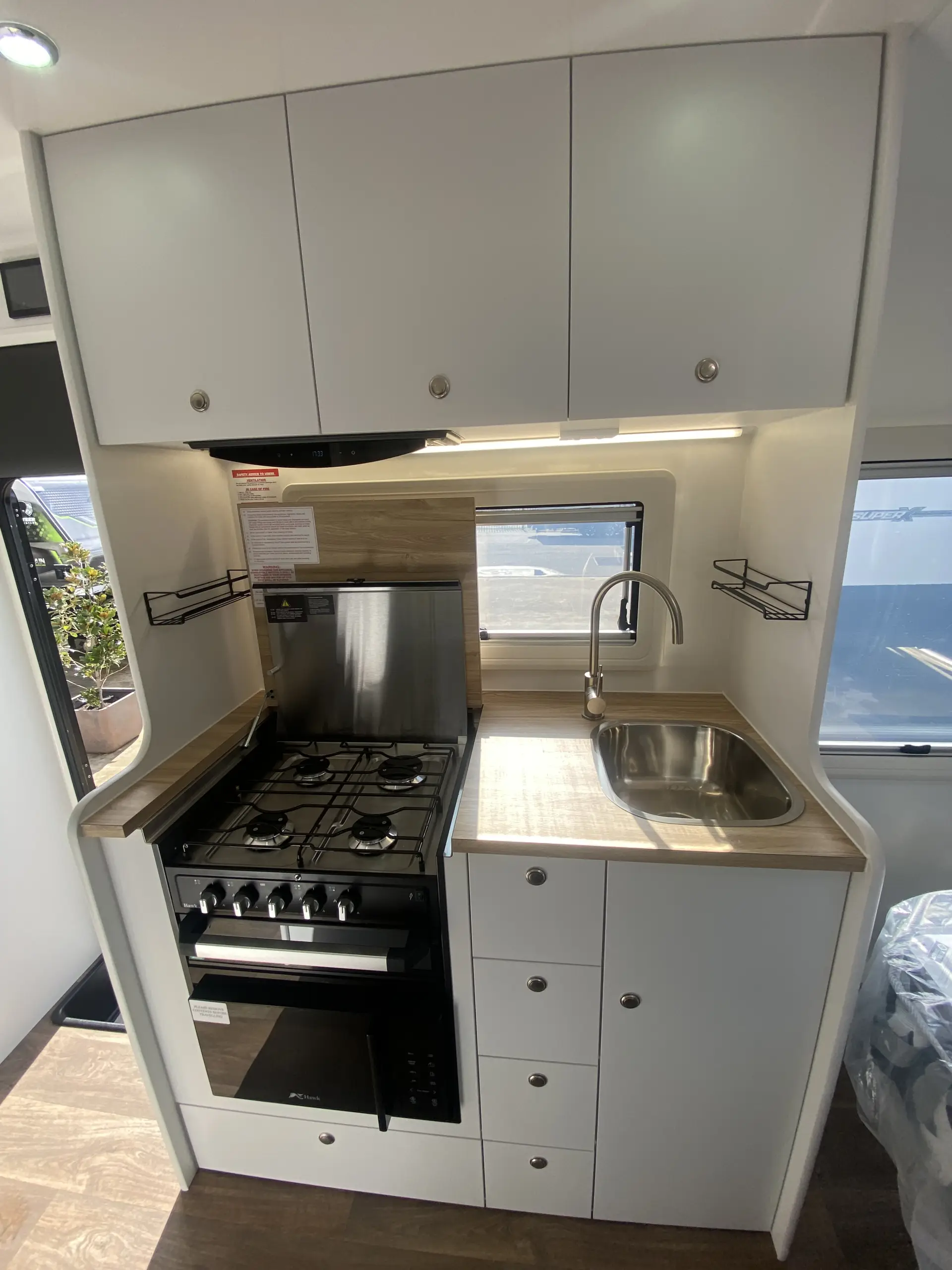 15 Series SuperX Caravan Image
