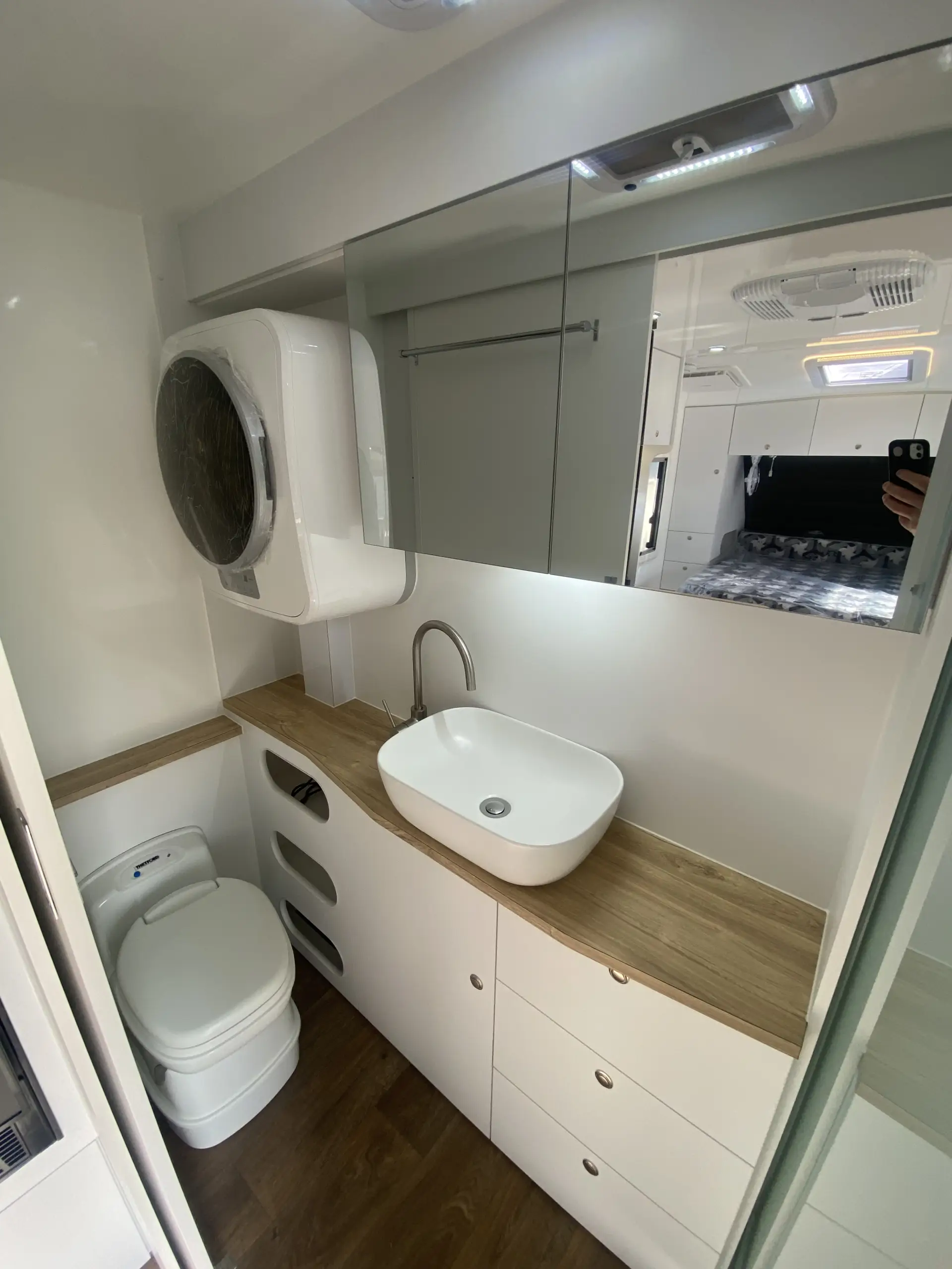 15 Series SuperX Caravan Image