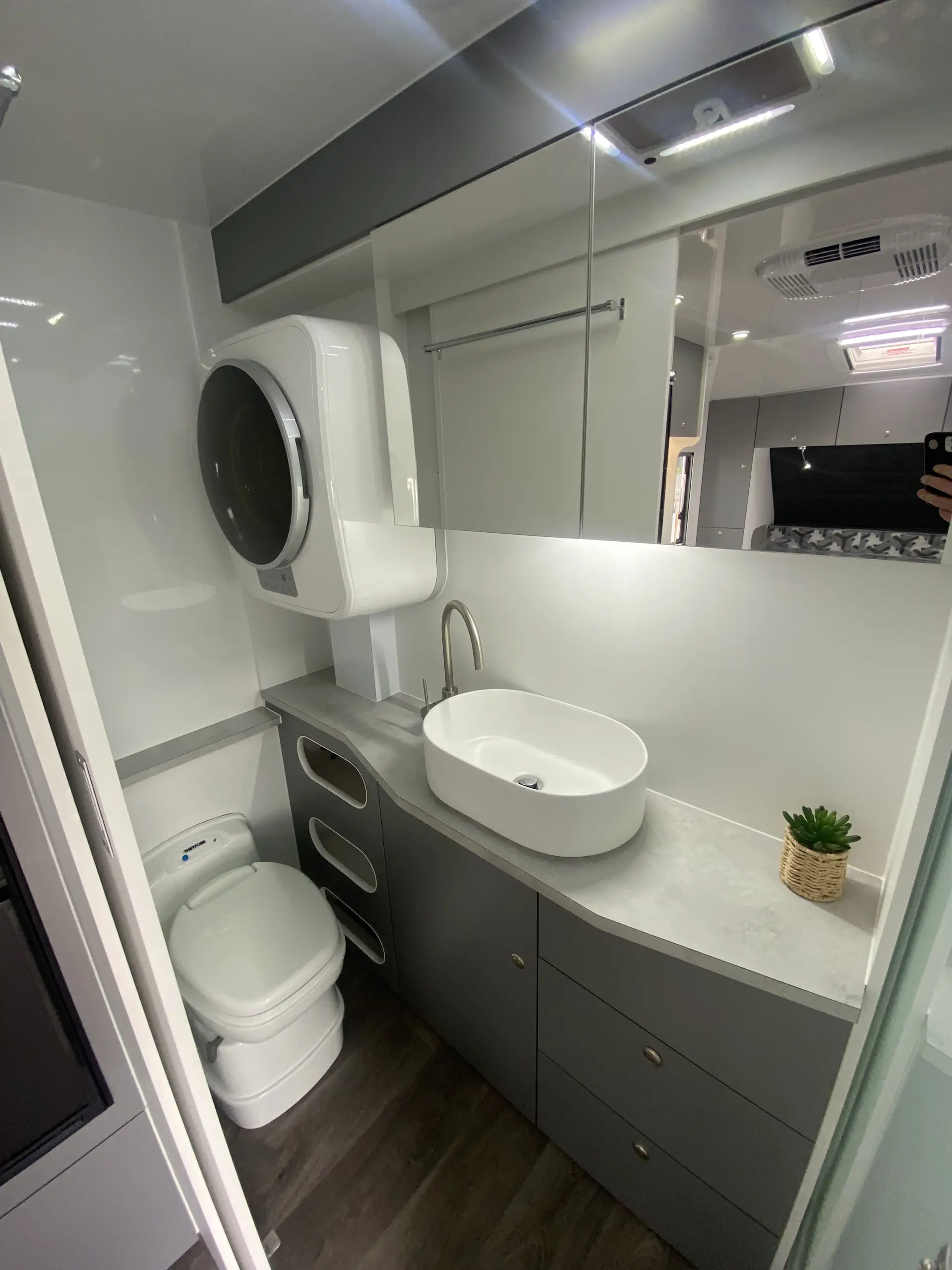 15 Series Tourline Caravan Image