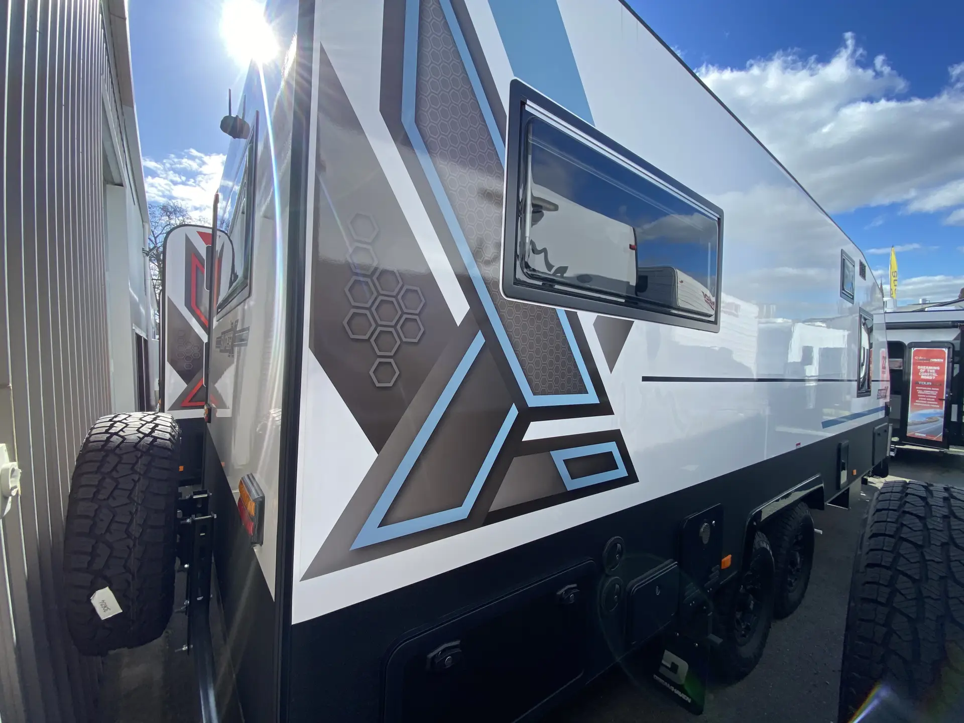22 Series SuperX Caravan Image