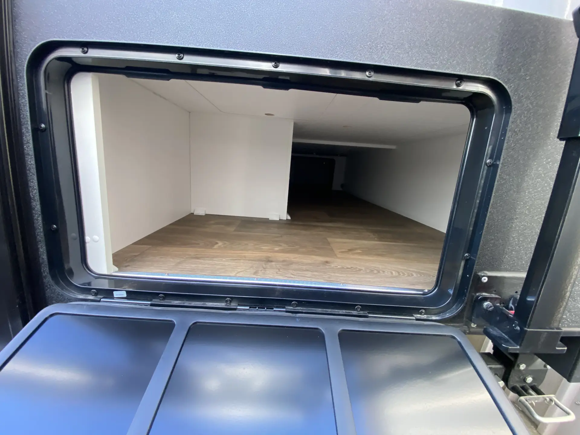 22 Series SuperX Caravan Image