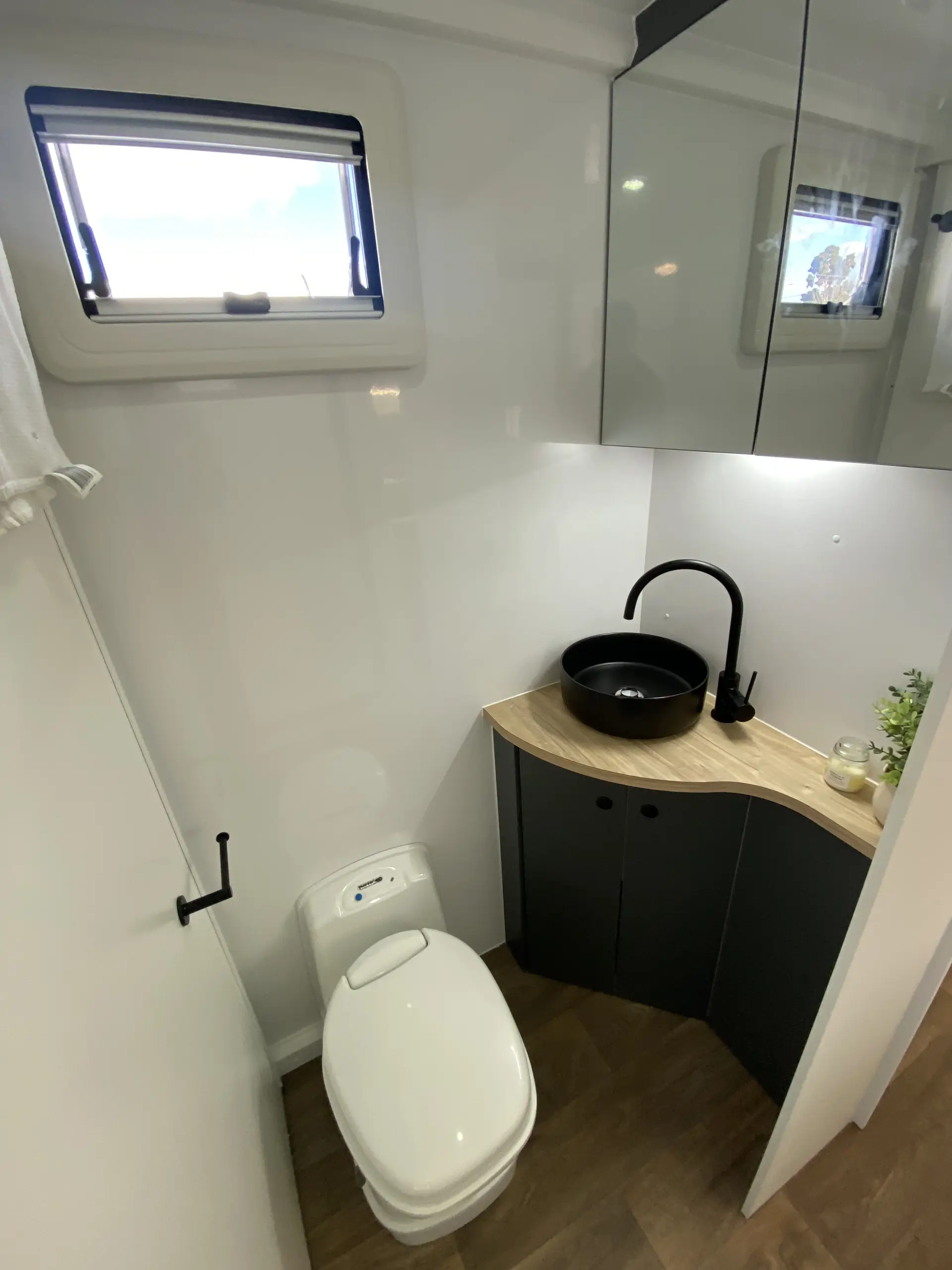 22 Series SuperX Caravan Image