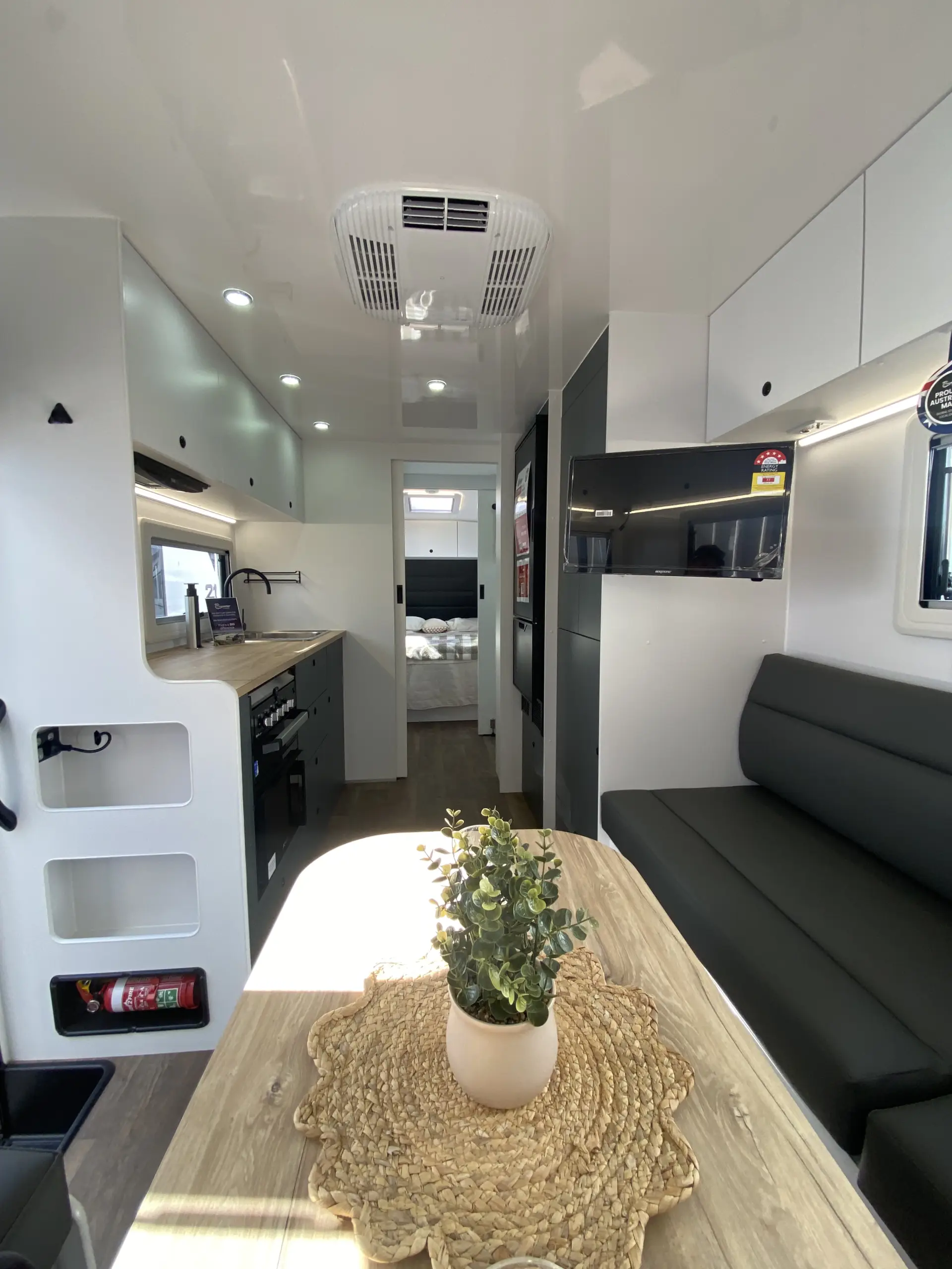 22 Series SuperX Caravan Image