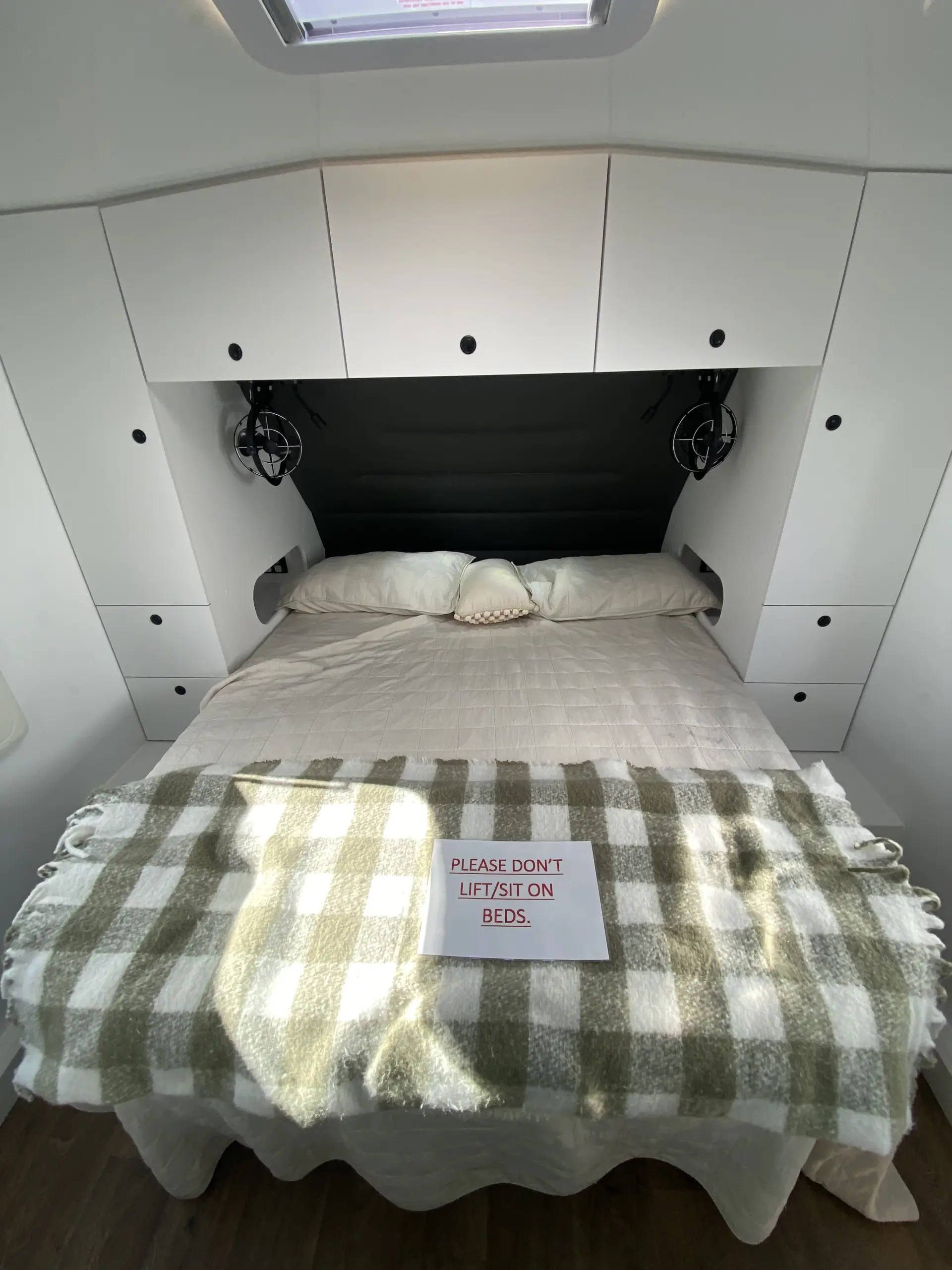 22 Series SuperX Caravan Image