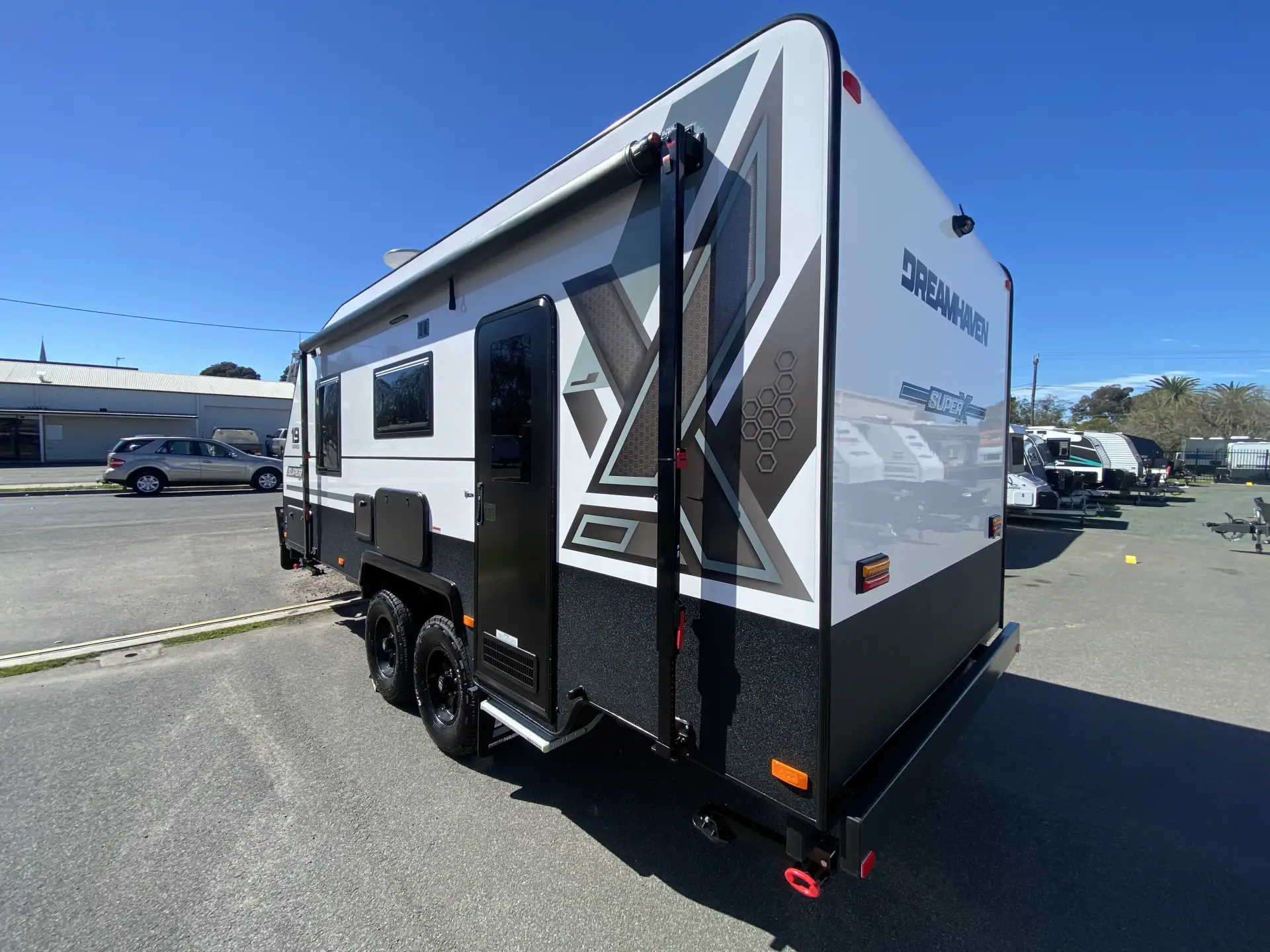 19 Series SuperX Caravan Image