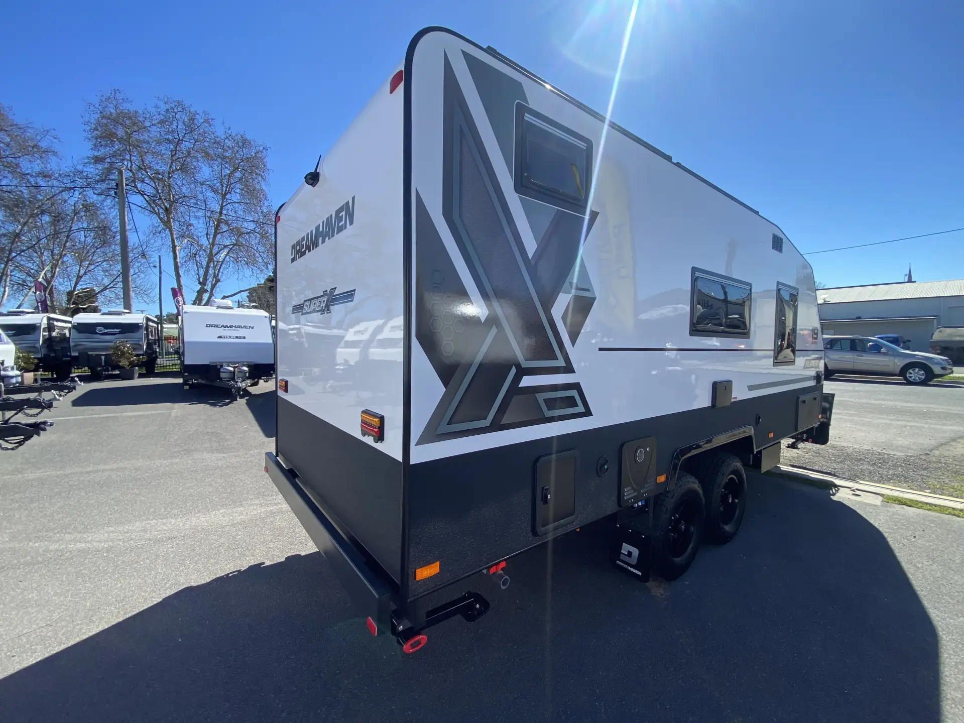 19 Series SuperX Caravan Image