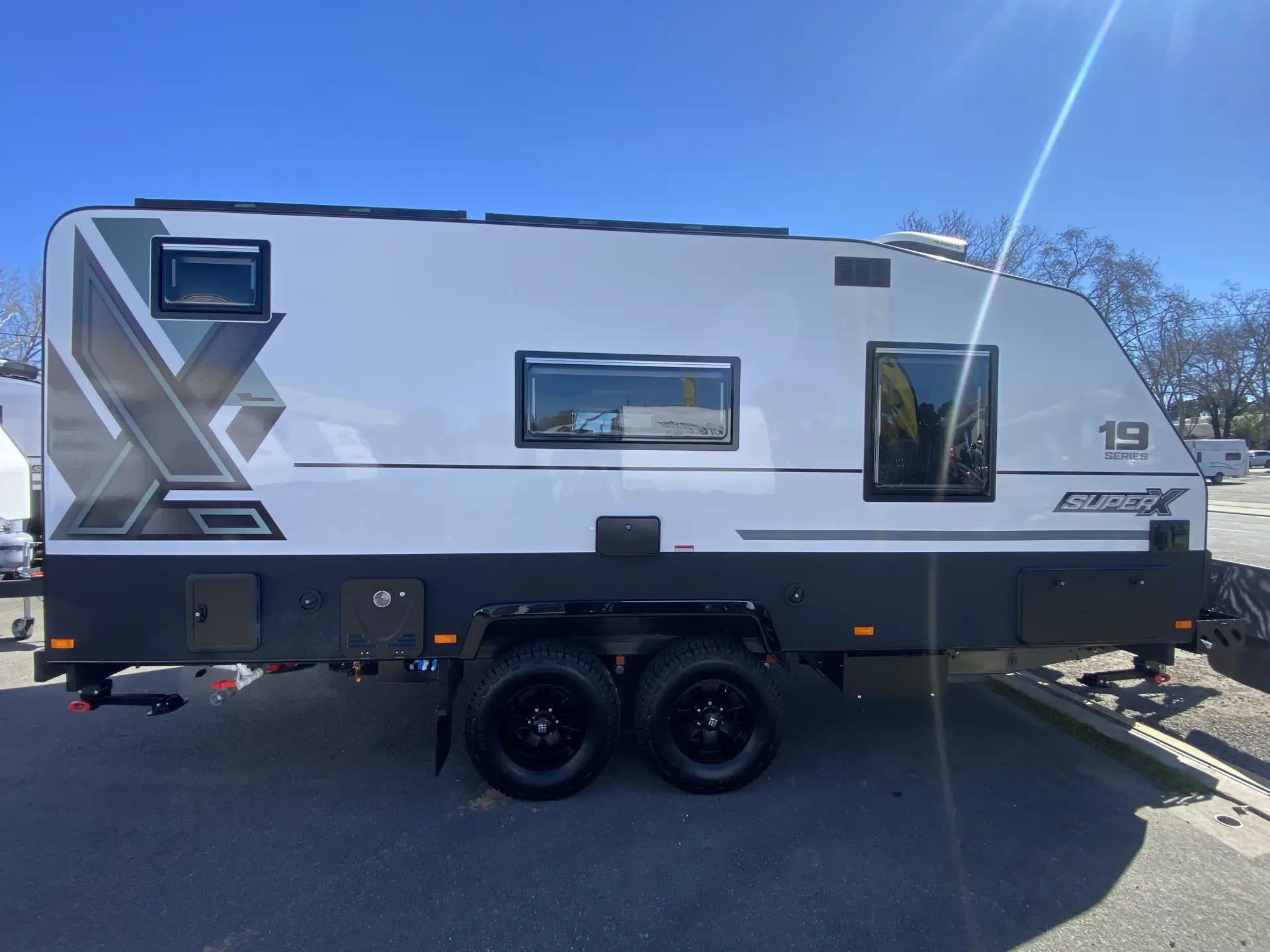 19 Series SuperX Caravan Image