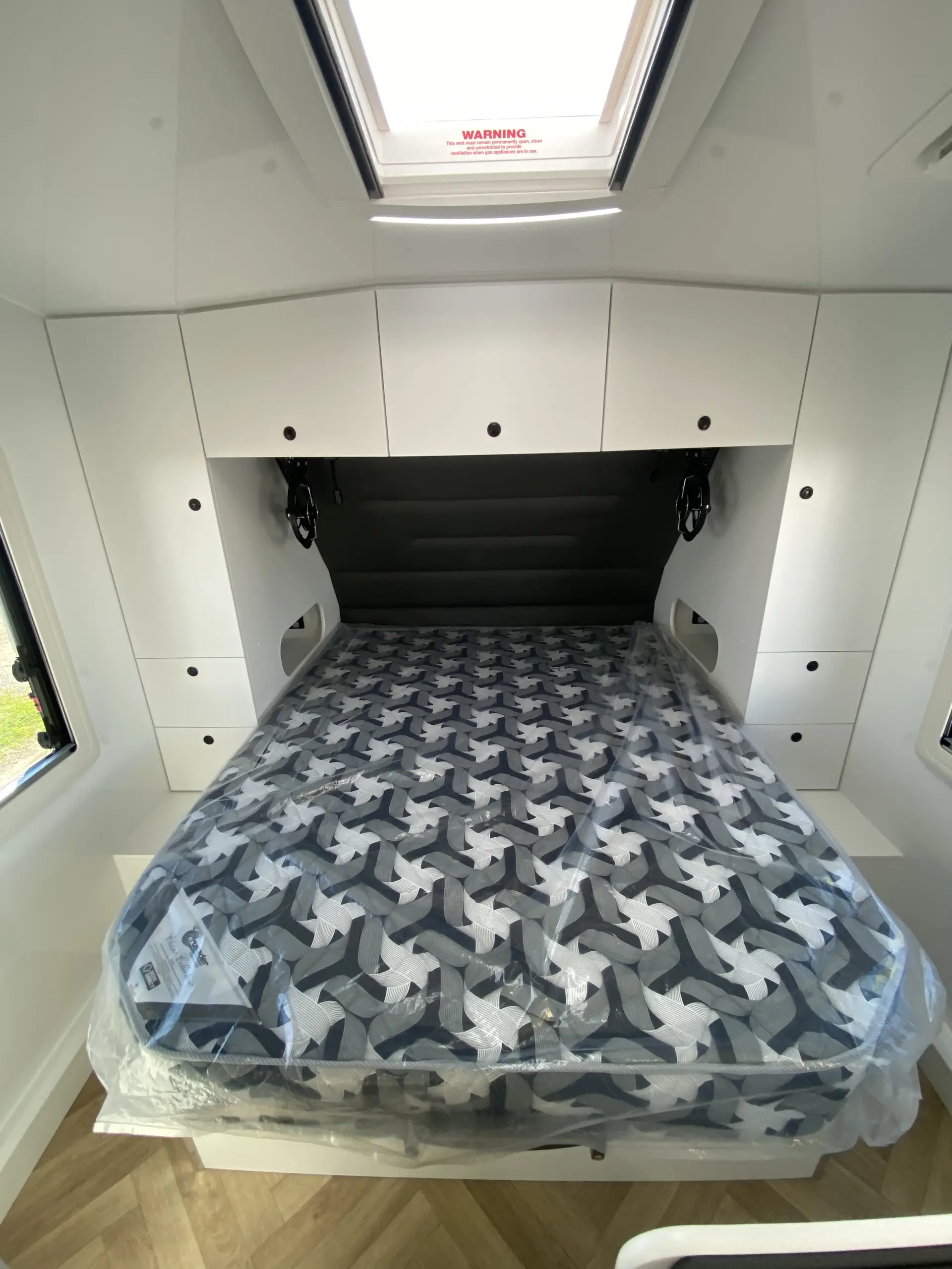 19 Series SuperX Caravan Image
