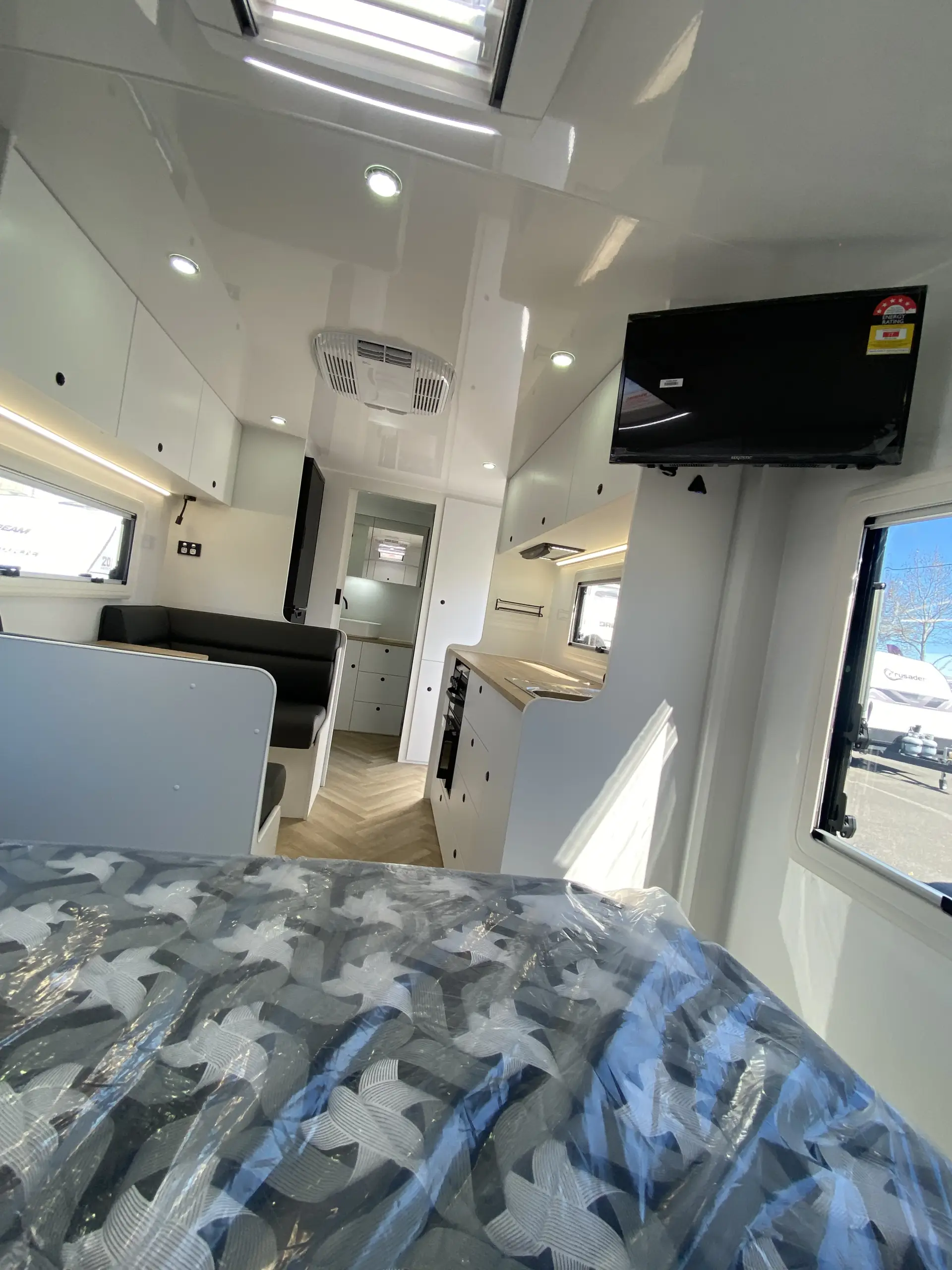 19 Series SuperX Caravan Image