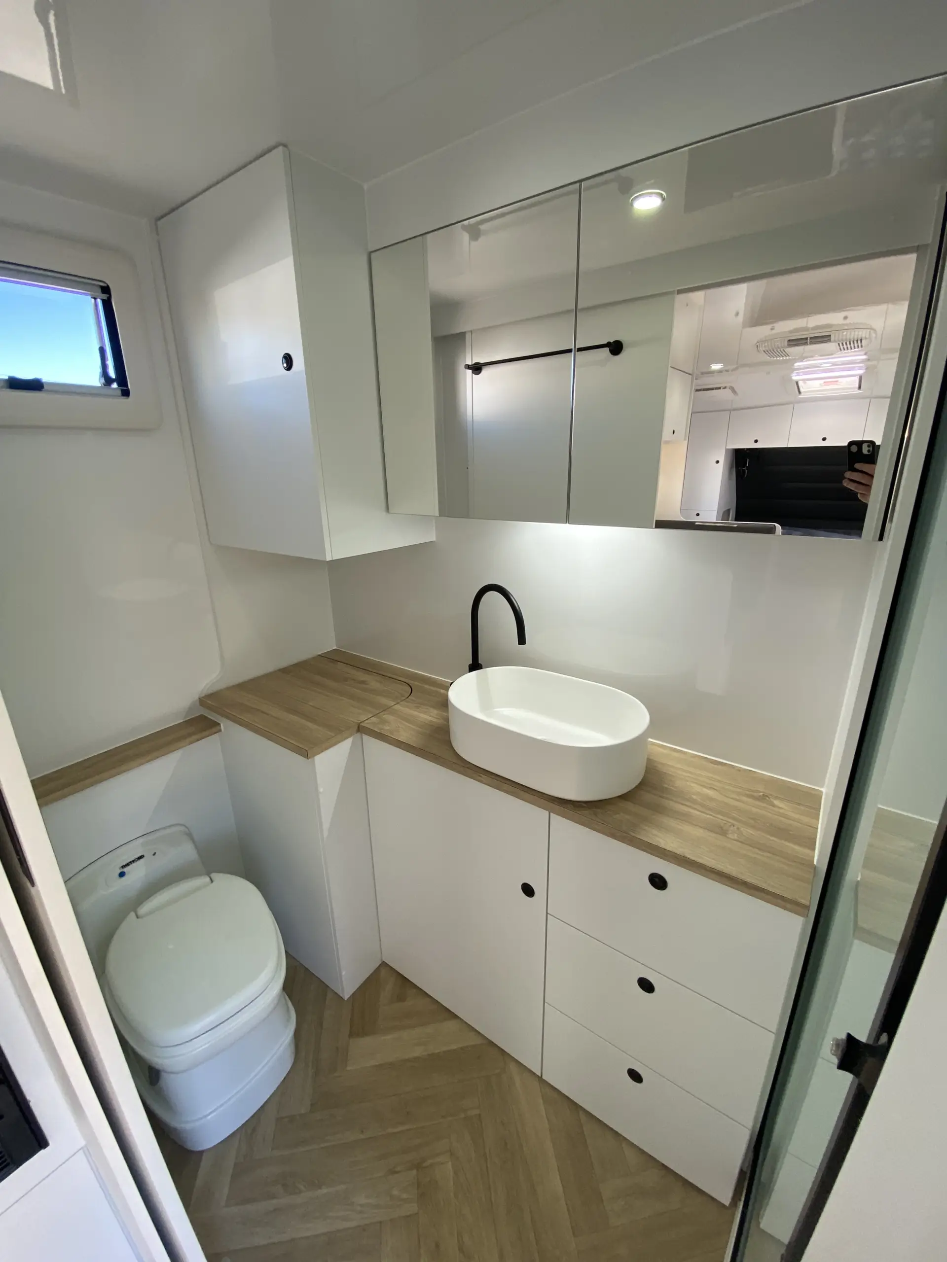 19 Series SuperX Caravan Image