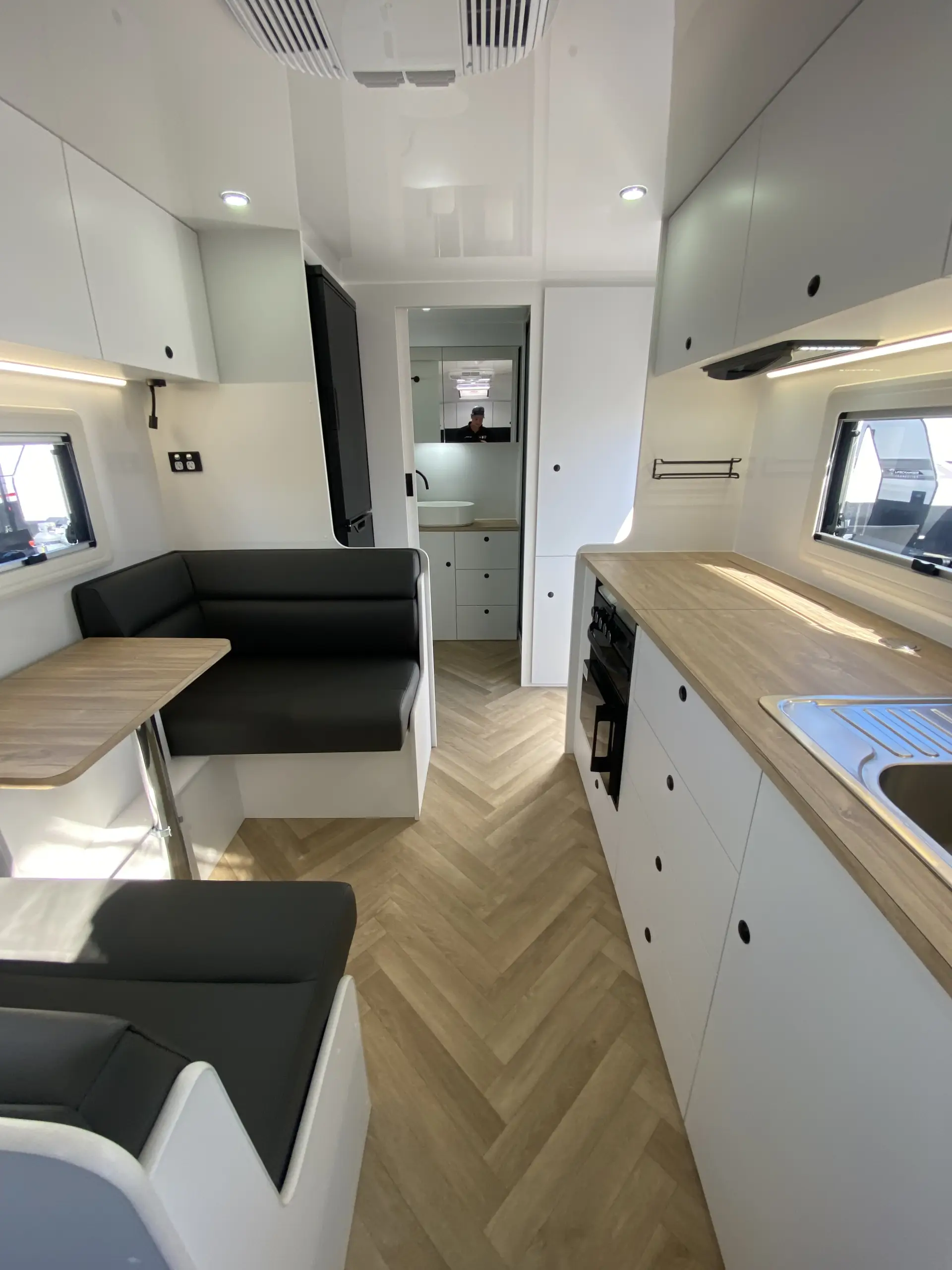 19 Series SuperX Caravan Image