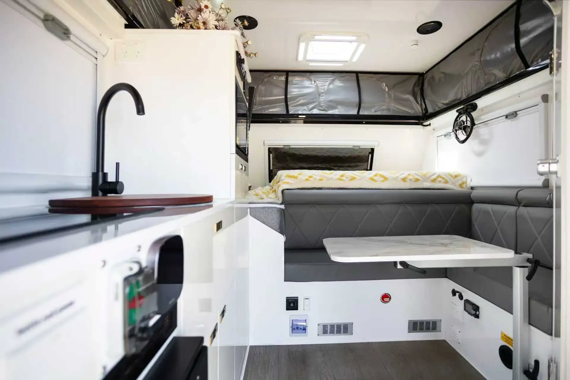 Igloo 10 Interior Image