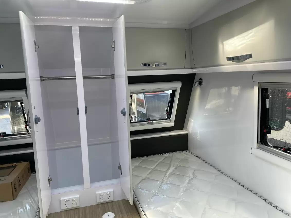 NEW 2025 SNOWY RIVER SRC22