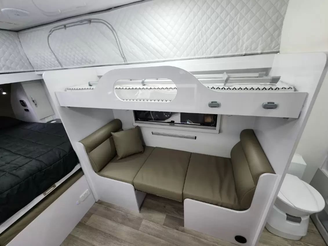 NEW 2025 SNOWY RIVER SRH16F 1 BUNK