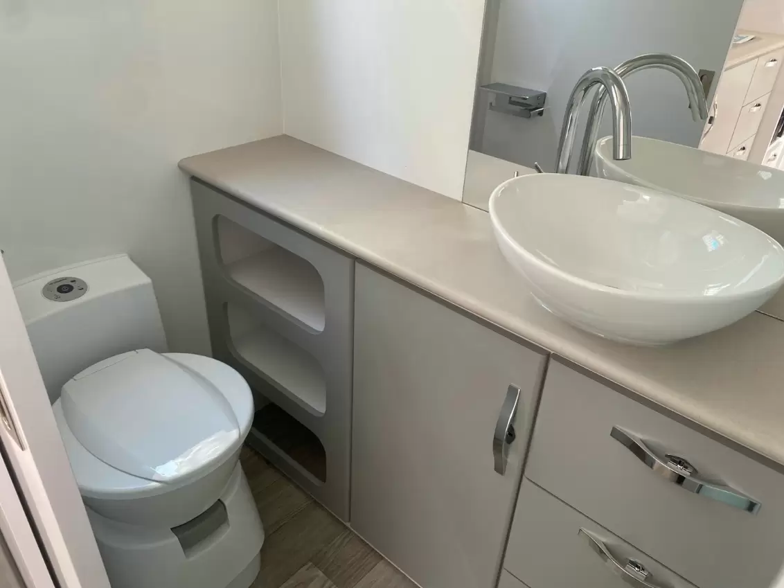 NEW 2025 SNOWY RIVER SRC16