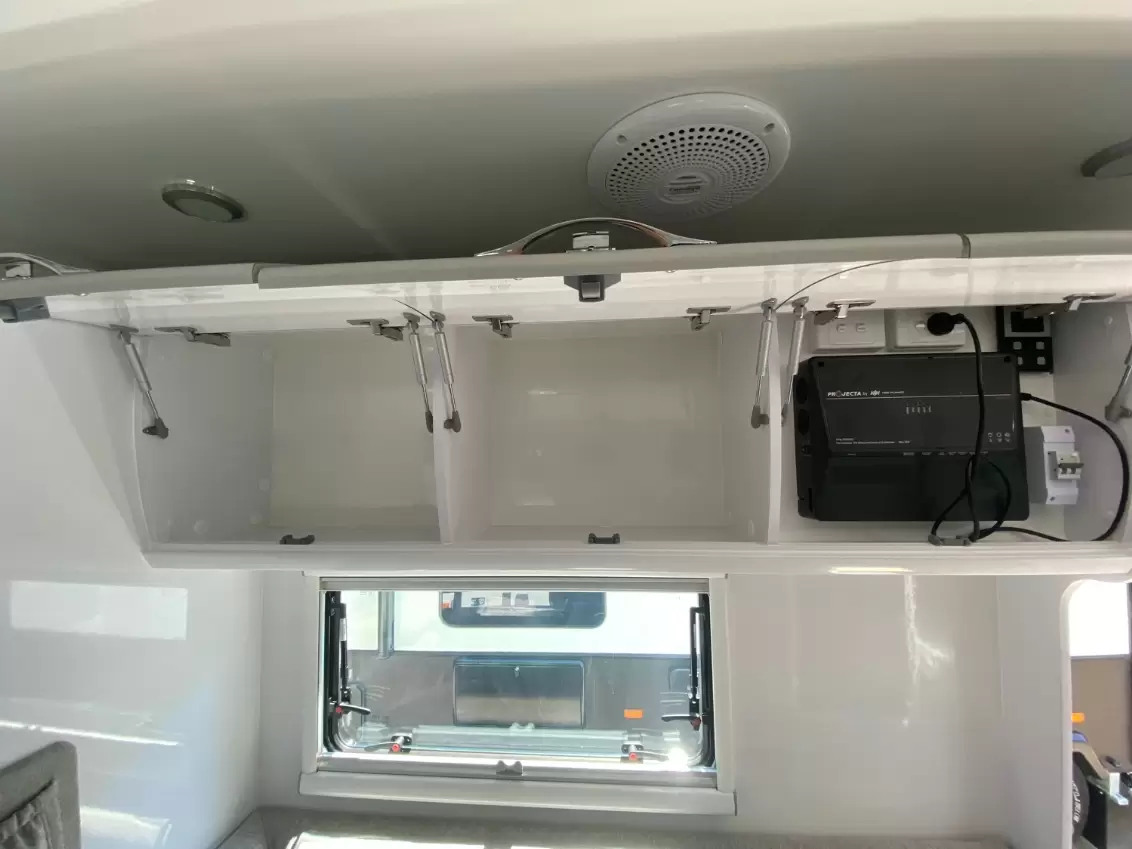 NEW 2025 SNOWY RIVER SRC16