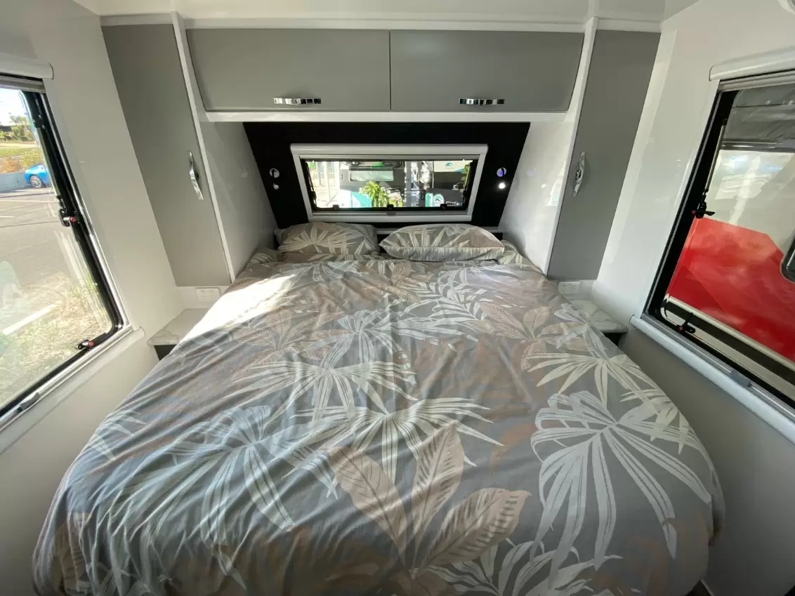 NEW 2025 SNOWY RIVER SRC21S