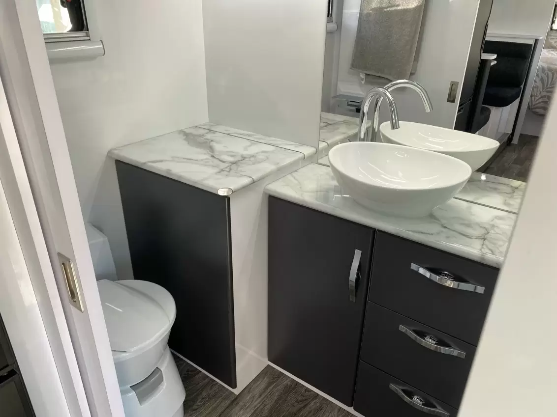 NEW 2025 SNOWY RIVER SRC21S