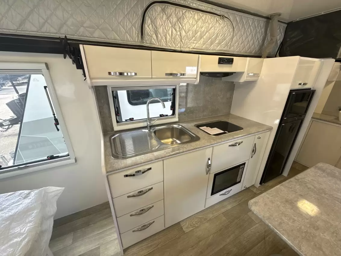 USED 2023 SNOWY RIVER SRP19