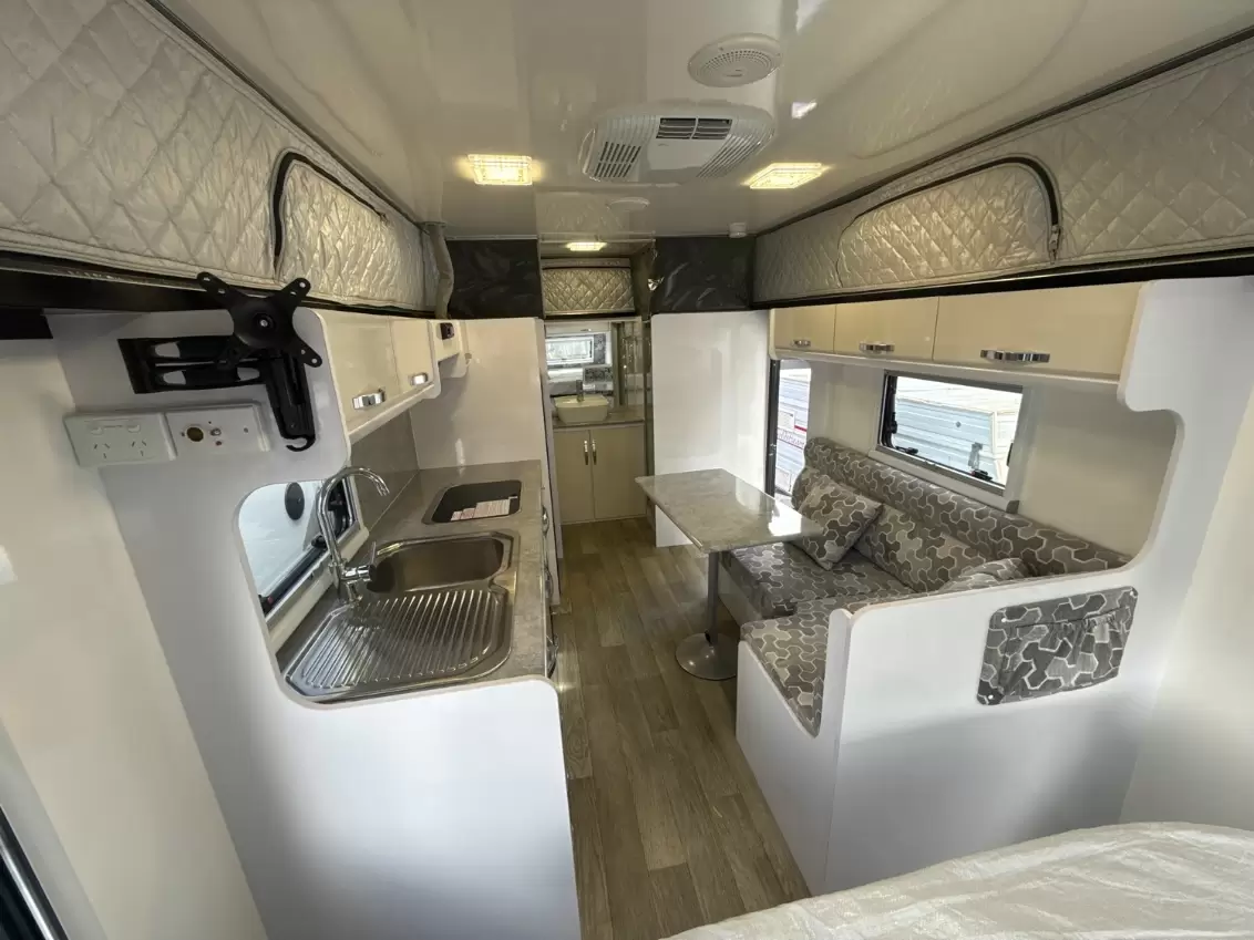 USED 2023 SNOWY RIVER SRP19