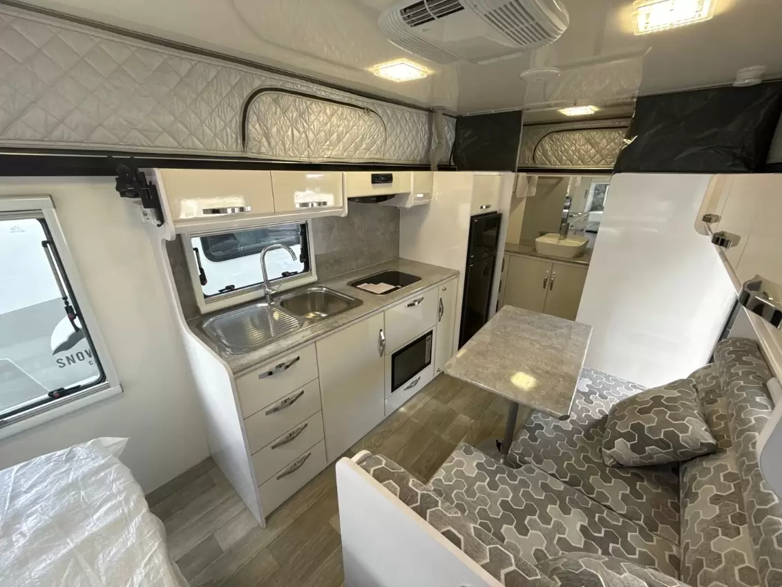 USED 2023 SNOWY RIVER SRP19