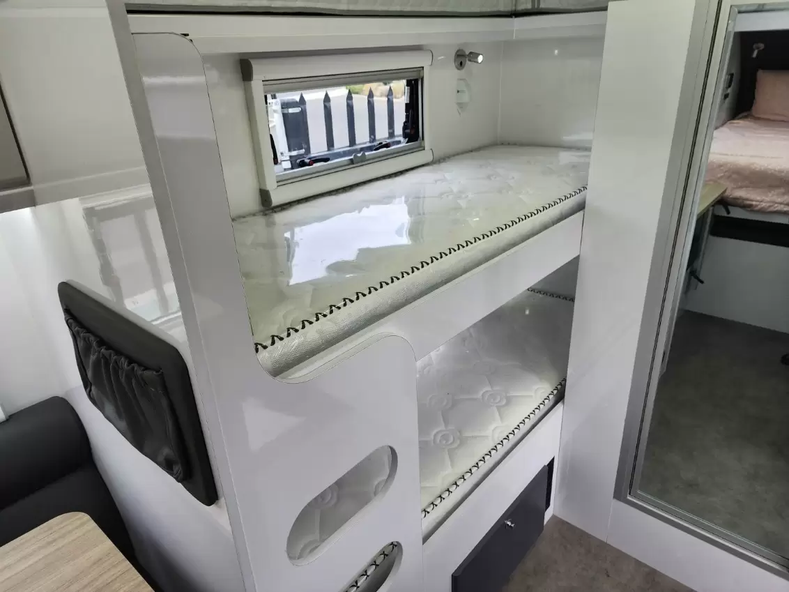 NEW 2025 SNOWY RIVER SRH15F 2BUNKS