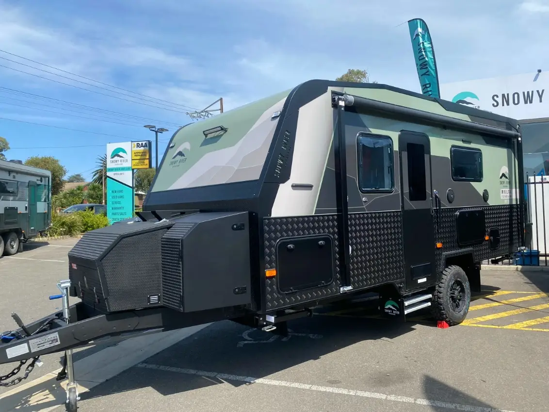 NEW 2026 SNOWY RIVER SRT18