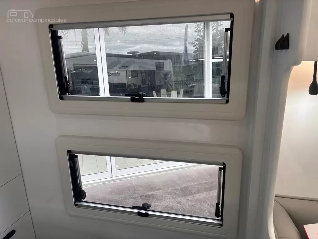 NEW 2025 CRUSADER XCOUNTRY MAD MAX