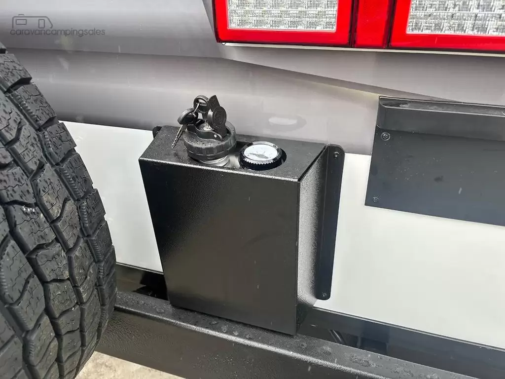 NEW 2025 CRUSADER XCOUNTRY MAD MAX