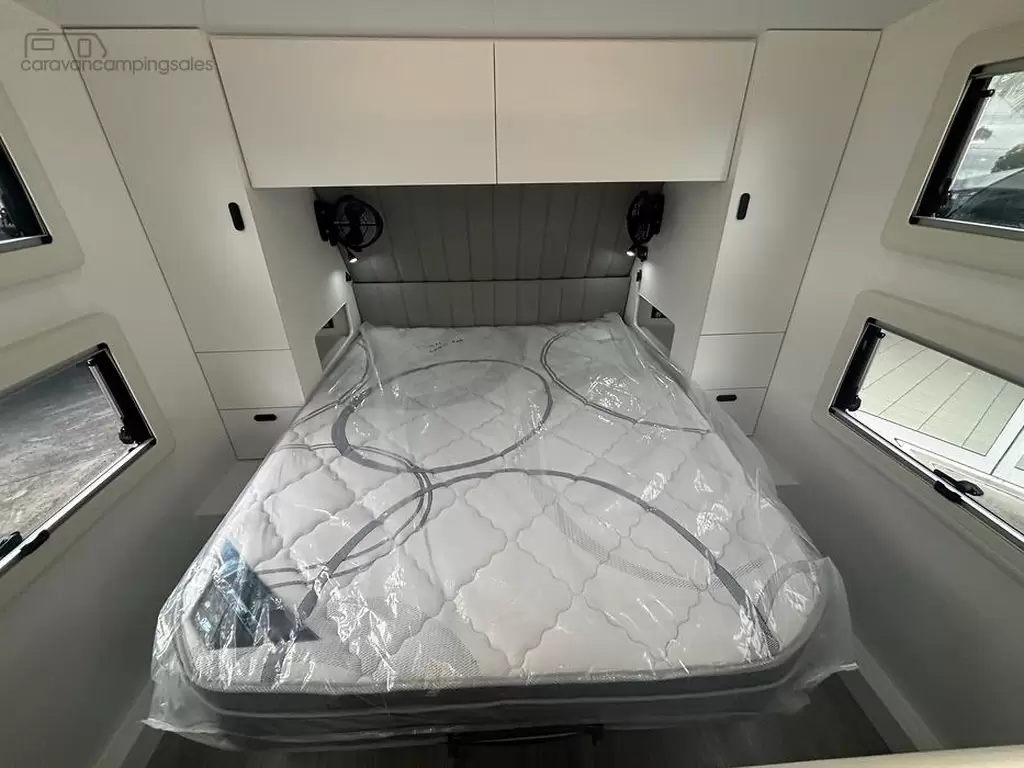 NEW 2025 CRUSADER XCOUNTRY MAD MAX