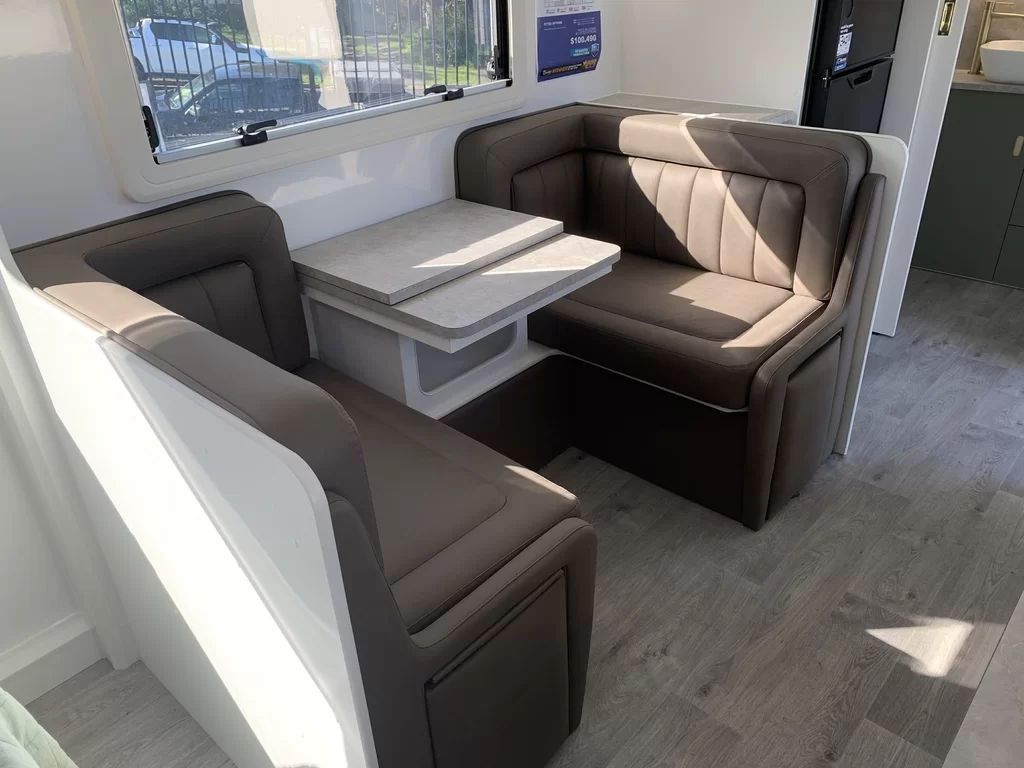 NEW 2025 CRUSADER MUSKETEER ARAMIS caravan