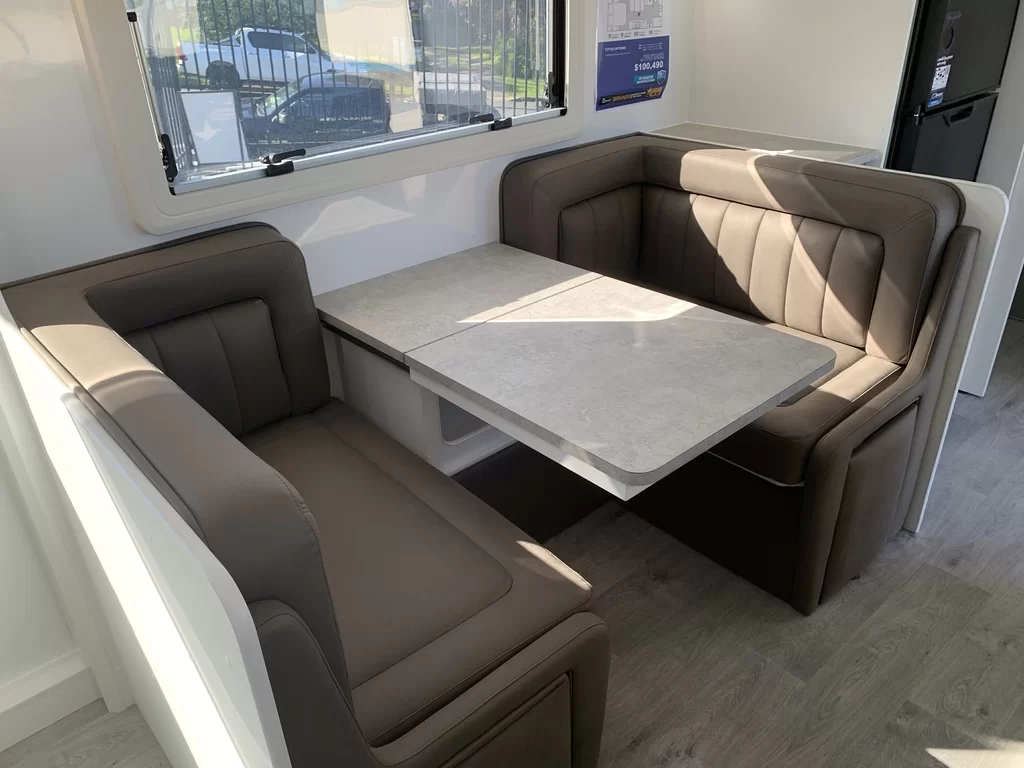 NEW 2025 CRUSADER MUSKETEER ARAMIS caravan