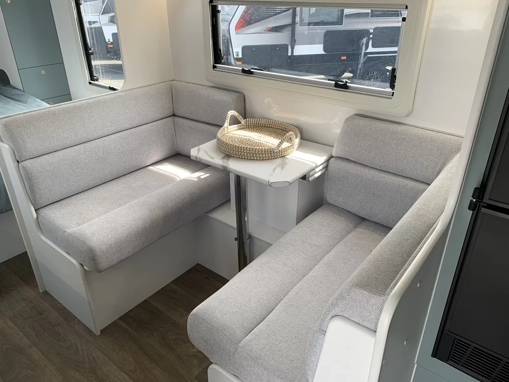 NEW 2025 DREAMHAVEN 18 SERIES SUPER X caravan