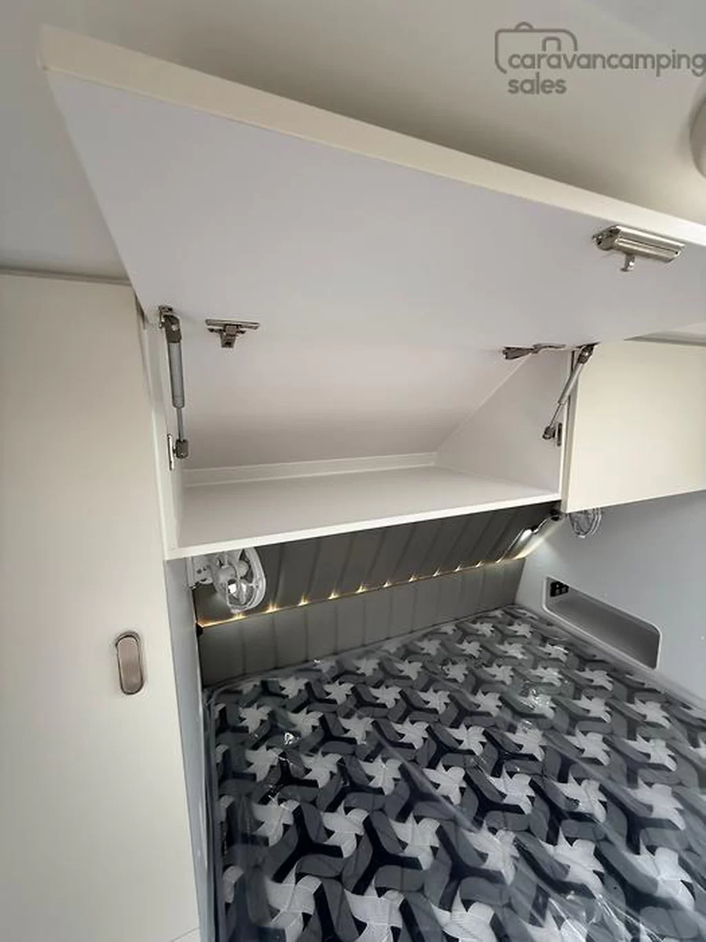 NEW 2025 CRUSADER EXCALIBUR PRINCE caravan