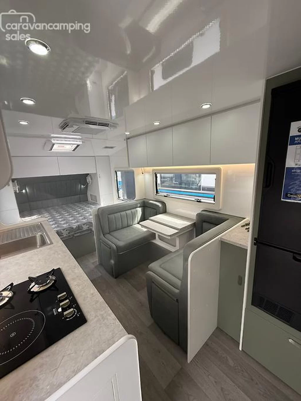 NEW 2025 CRUSADER MUSKATEER ARAMIS caravan