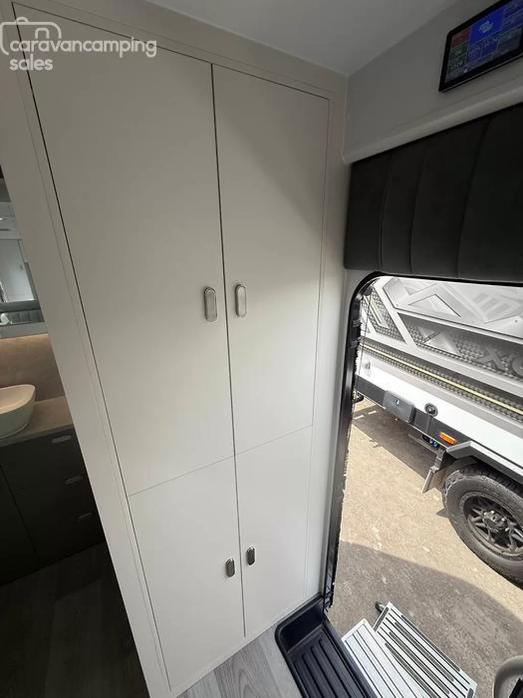 NEW 2025 CRUSADER MUSKATEER ARAMIS caravan