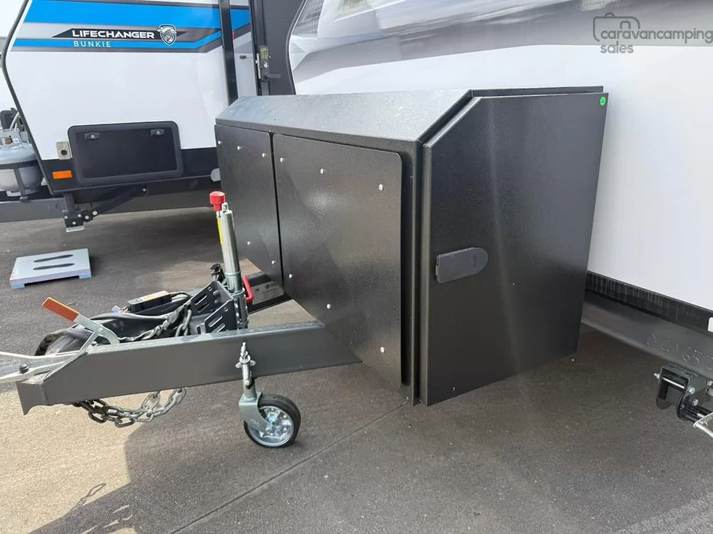 NEW 2025 CRUSADER MUSKATEER ARAMIS caravan