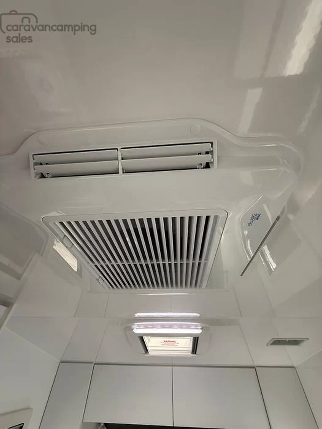 NEW 2025 CRUSADER MUSKATEER ARAMIS caravan