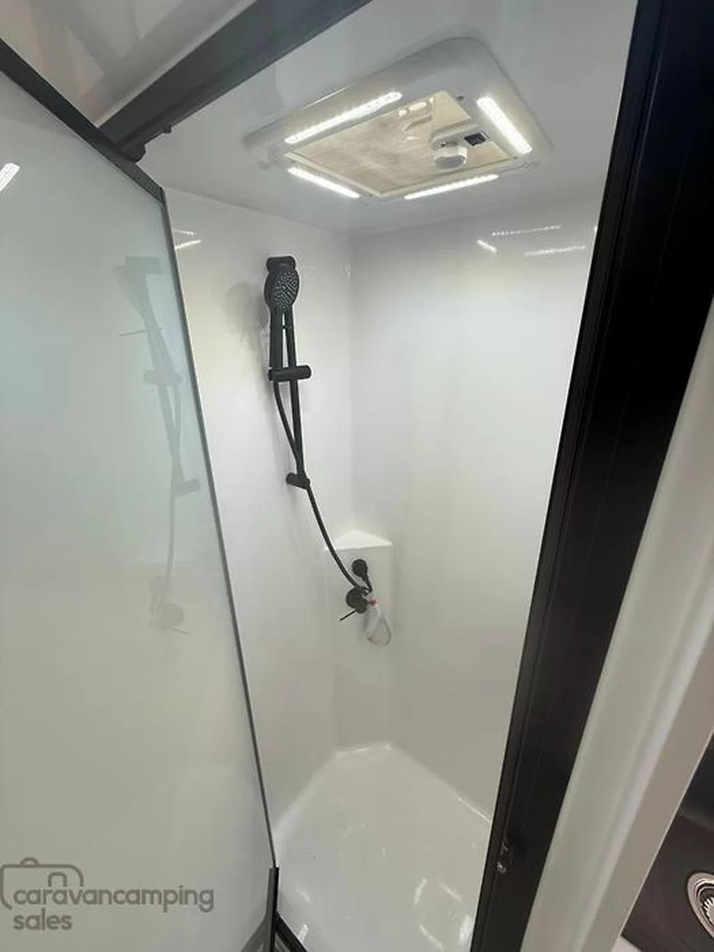 NEW 2025 CRUSADER MUSKETEER CENTAUR caravan