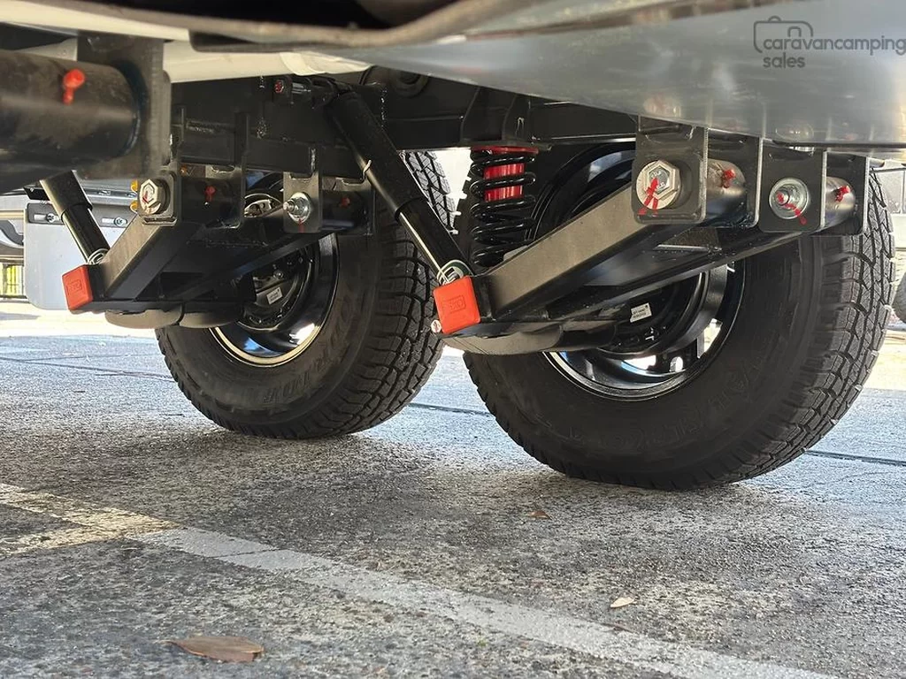 NEW 2025 CRUSADER MUSKETEER EMPRESS caravan