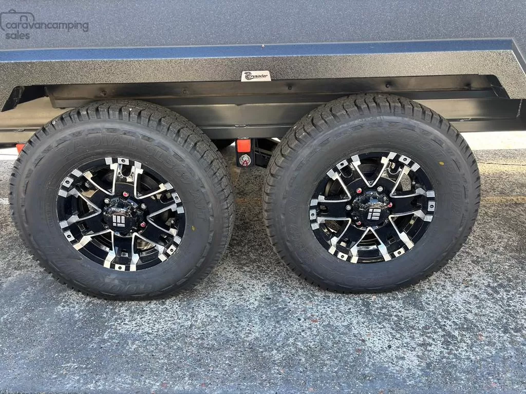 NEW 2025 CRUSADER MUSKETEER EMPRESS caravan