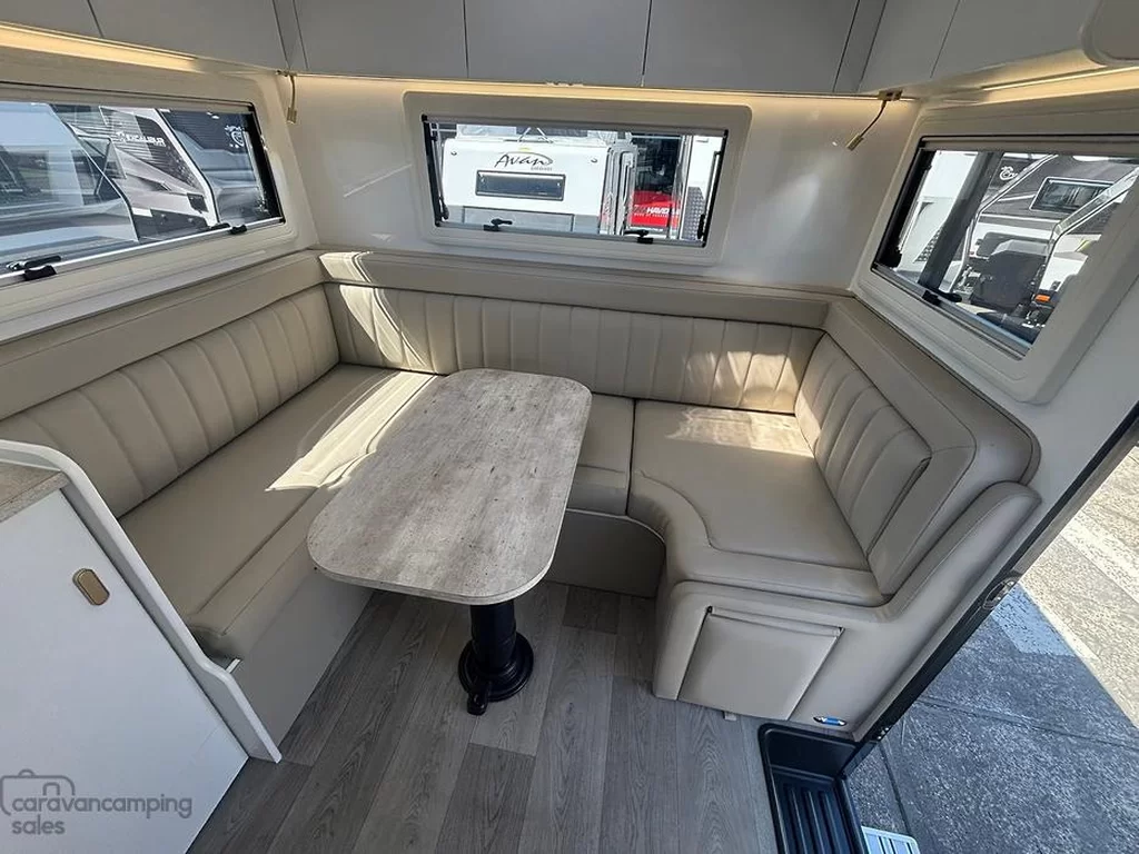 NEW 2025 CRUSADER MUSKETEER EMPRESS caravan