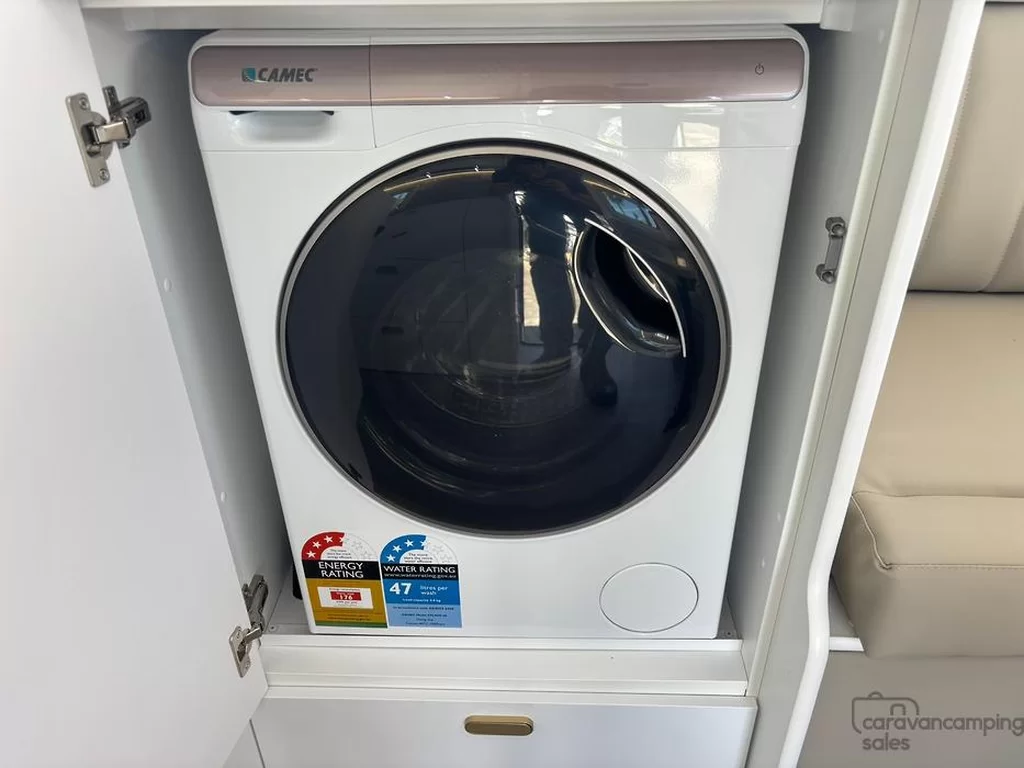 NEW 2025 CRUSADER MUSKETEER EMPRESS caravan