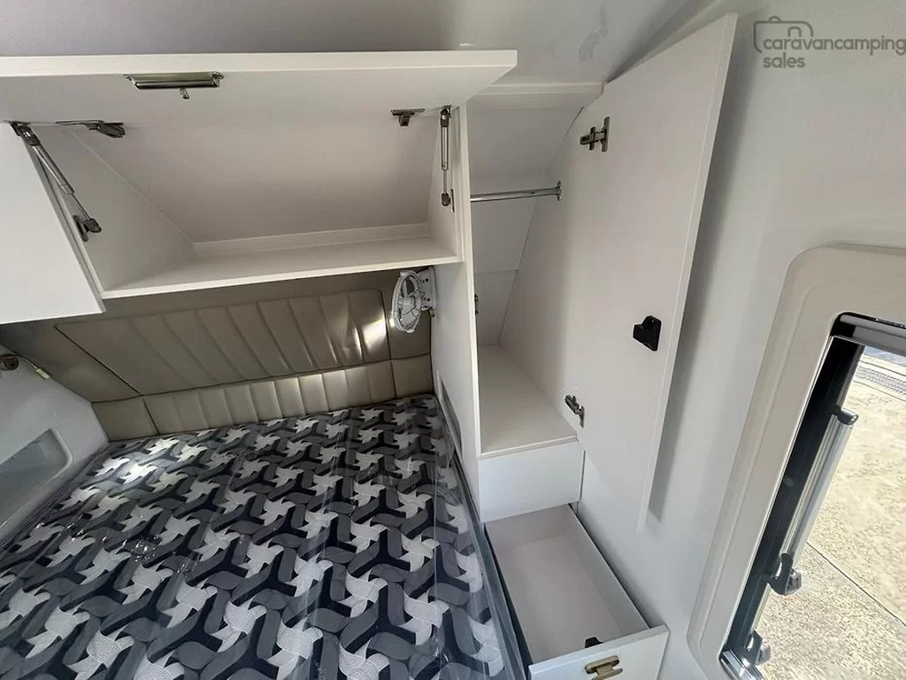 NEW 2025 CRUSADER MUSKETEER EMPRESS caravan