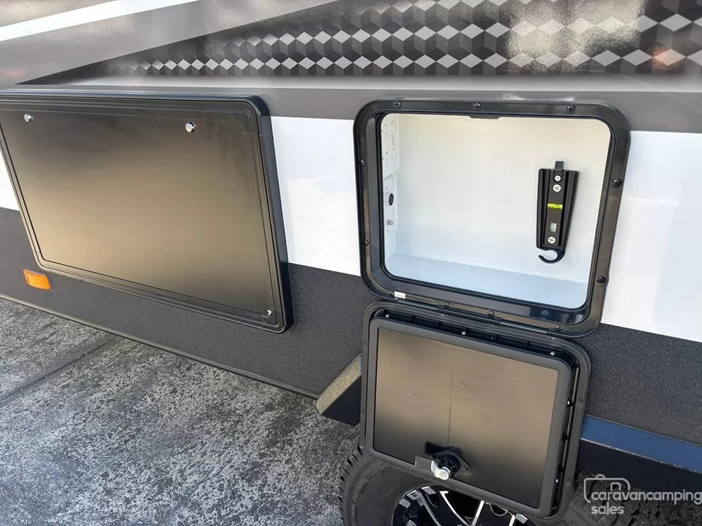 NEW 2025 CRUSADER MUSKETEER EMPRESS caravan